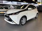 Toyota Aygo 1.0 VVT-i x-nav, Voorwielaandrijving, Stof, Gebruikt, Euro 6