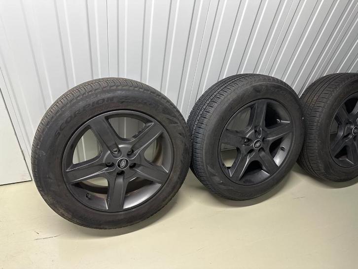 5x Pirelli banden + Land Rover 20inch velgen, Auto-onderdelen, Banden en Velgen, Band(en), All Season, 20 inch, 255 mm, Terreinwagen