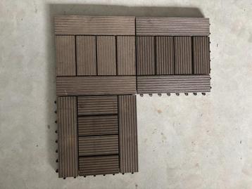 Composiet vlondertegel 30 x 30 cm beschikbaar voor biedingen