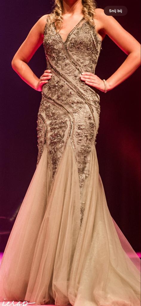 Elegante galajurk - Miss Verkiezing, Kleding | Dames, Jurken, Nieuw, Maat 36 (S), Grijs, Onder de knie, Ophalen of Verzenden