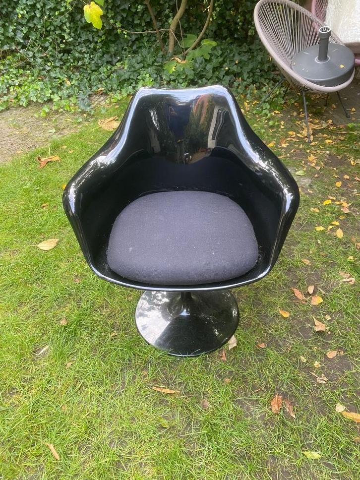 8 Design Tulpstoelen te koop - Hoogglans Zwart, Huis en Inrichting, Stoelen, Gebruikt, Vijf, Zes of meer stoelen, Kunststof, Zwart