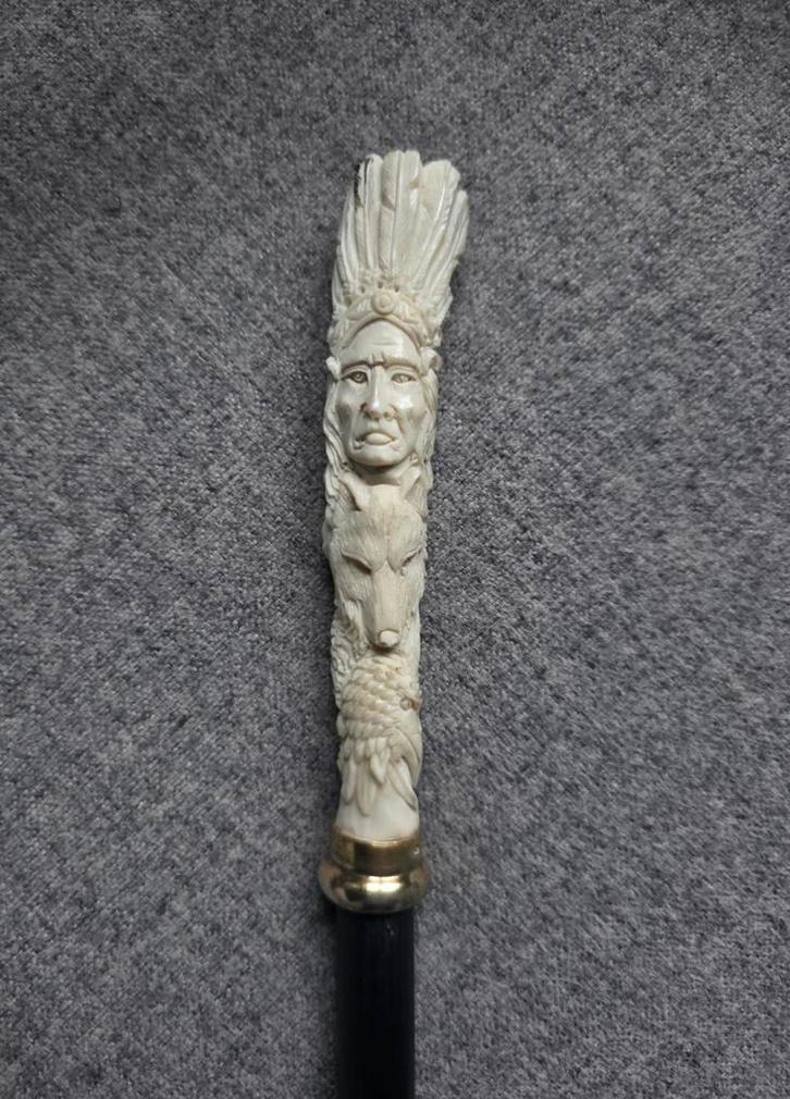 Antieke Wandelstok met Snijwerk van Hertshoorn, Antiek en Kunst, Kunst | Beelden en Houtsnijwerken, Ophalen of Verzenden