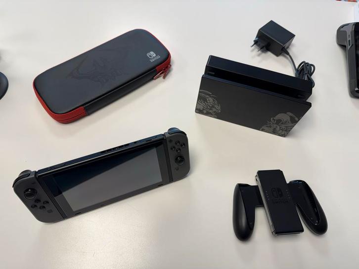 Nintendo Switch Compleet + Super Mario Odyssey - Topstaat!, Spelcomputers en Games, Spelcomputers | Nintendo Consoles | Accessoires