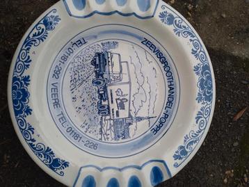 Delfts blauwe asbak van zeevis groothandel.Poppe Veere beschikbaar voor biedingen