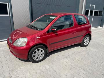 Toyota Yaris 1.3 16V 3DR Linea SOL 2001 Rood beschikbaar voor biedingen