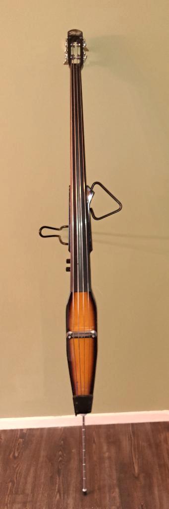 Stagg HDB- 200 EUB met extra flightcase, Muziek en Instrumenten, Strijkinstrumenten | Contrabassen