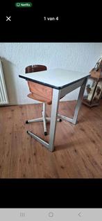 Schooltafeltje met stoeltje, Kinderen en Baby's, Kinderkamer | Tafels en Stoelen, Ophalen of Verzenden, Zo goed als nieuw, Tafel(s) en Stoel(en)