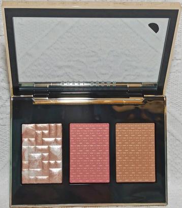 Bobbi Brown Sculpt & Glow Palette  beschikbaar voor biedingen