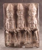 Antieke bronzen reliëfplaquette uit Benin, Ophalen of Verzenden