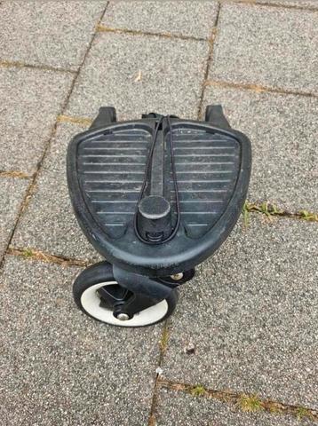 Mee rij plankje beschikbaar voor biedingen