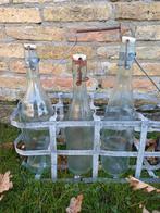 Brocante flessenrek zink +3 glazen flessen, Ophalen of Verzenden, Zo goed als nieuw