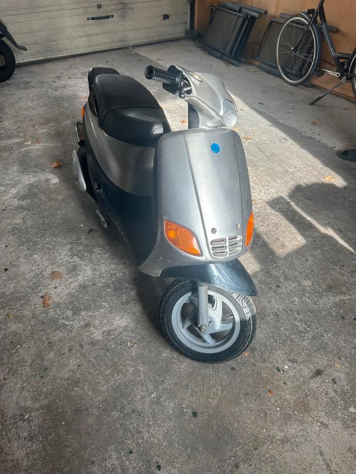 Zip type 3, Fietsen en Brommers, Scooters | Piaggio, Gebruikt, Maximaal 45 km/u, Benzine, Ophalen