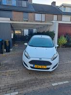 Ford Fiësta 1.25 5DR 2013 Wit , DISTRIBUTIE RIEM VERVANGEN, Auto's, Voorwielaandrijving, Stof, 600 kg, Wit