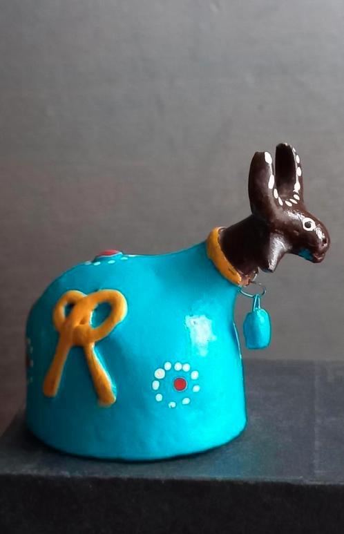 Schattige Klei Folk Art Koe Beeld sculptuur aardewerk, Antiek en Kunst, Antiek | Keramiek en Aardewerk, Ophalen of Verzenden
