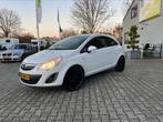 Nette Opel Corsa 1.2 16V LPG 3D 2012 Wit, Auto's, Voorwielaandrijving, 4 cilinders, 1229 cc, Wit