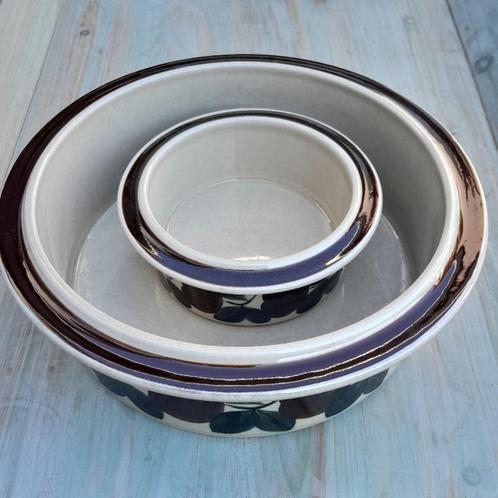 2 schalen Arabia Ruija, Huis en Inrichting, Keuken | Servies, Gebruikt, Schaal of Schalen, Overige stijlen, Keramiek, Ophalen of Verzenden