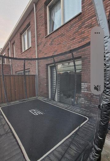 Grote stevige  rechthoekige trampoline te koop beschikbaar voor biedingen