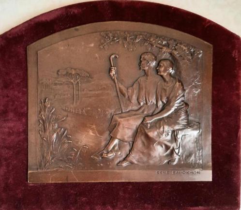 Antieke bronzen plaquette man en vrouw zitten op een bank, Antiek en Kunst, Curiosa en Brocante, Ophalen of Verzenden