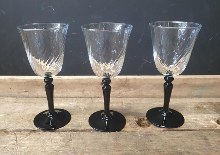 2104 vintage luminarc wijnglas wijnglazen glas glazen retro, Huis en Inrichting, Keuken | Servies, Zo goed als nieuw, Glas of Glazen