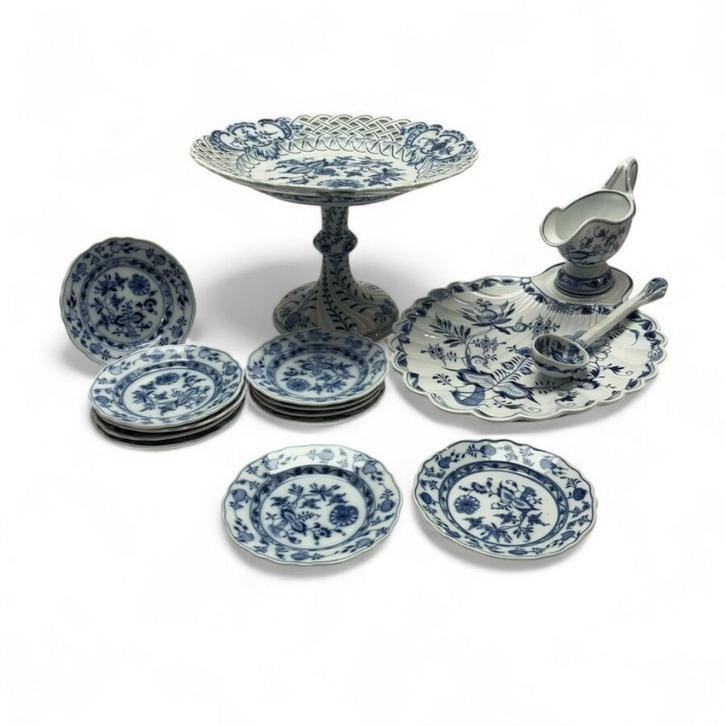 Porselein met zwiebelmusterdecor, waaronder Meissen, Antiek en Kunst, Antiek | Porselein, Ophalen of Verzenden