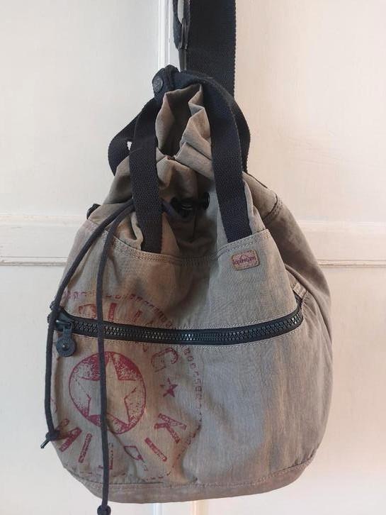 Kiplingtas zowel schouder als rugtas ong 30x40, Sieraden, Tassen en Uiterlijk, Tassen | Schooltassen, Zo goed als nieuw, Rugtas