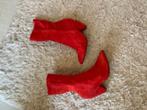 Apart rood kuitlaarsje met aparte hak 36, Ophalen, Pumps, Rood, Modern
