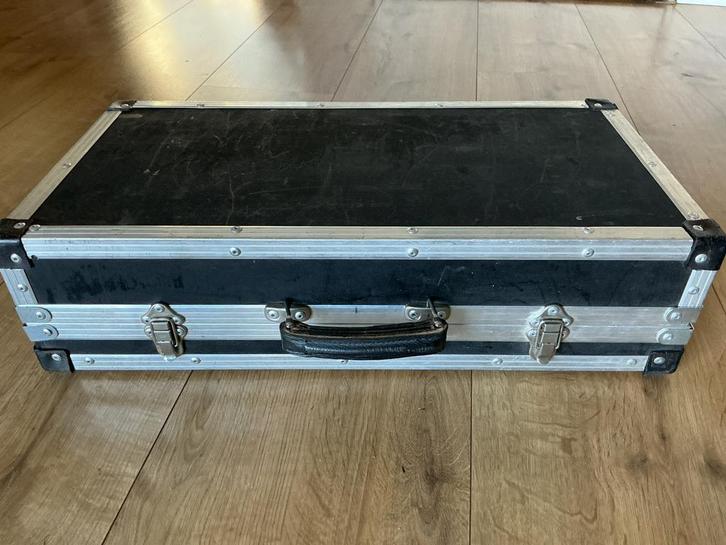 Te koop effectenbak, Muziek en Instrumenten, Effecten, Gebruikt, Volume, Ophalen