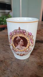 Porseleinen mok Regout Wilhelmina, Verzamelen, Koninklijk Huis en Royalty, Ophalen of Verzenden, Gebruikt, Servies