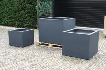 Grote vierkante bloembakken bloempot Fiberstone Antraciet beschikbaar voor biedingen