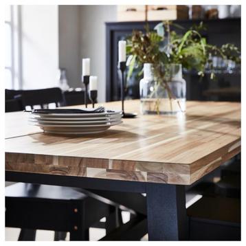 Eettafel beschikbaar voor biedingen