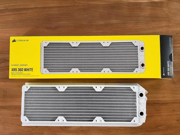 4x Corsair Hydro X Series XR5 360 Wit Radiator, Computers en Software, Computerkoelers, Zo goed als nieuw, Luchtkoeling, Ophalen of Verzenden