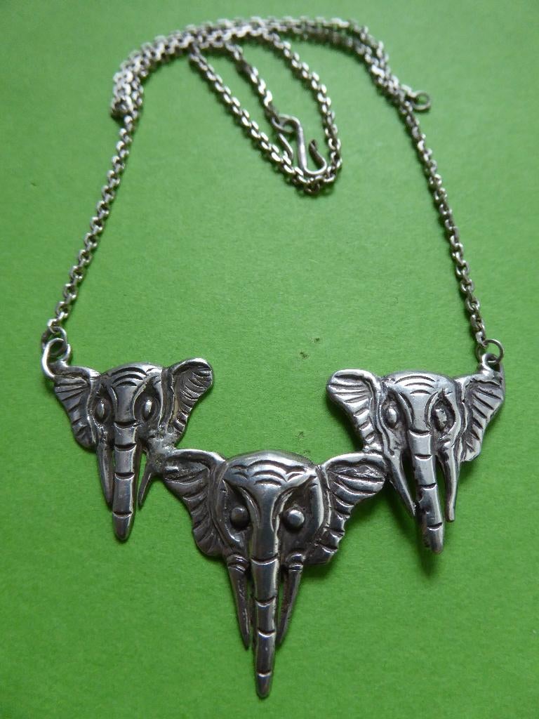 Mooi Grappig Fijn Zilveren Kettinkje met 3 Olifant Hoofden, Sieraden, Tassen en Uiterlijk, Antieke sieraden, Verzenden, Zilver