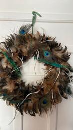 Krans van veren en pauwenveren, Ophalen, Zo goed als nieuw