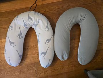 2x Doomoo voedingskussen buddy  beschikbaar voor biedingen