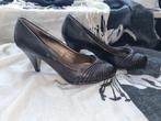 donker paarse hak schoenen 7,5cm hoog 36, Kleding | Dames, Schoenen, Ophalen of Verzenden, Zo goed als nieuw, Pumps, Tango