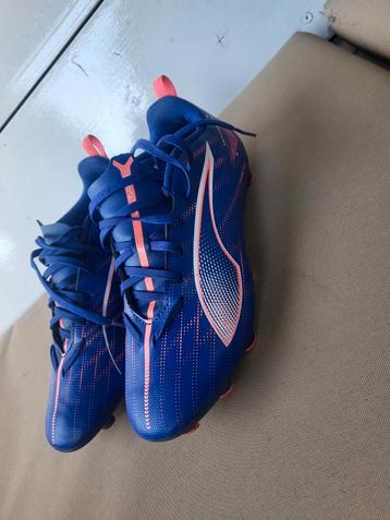 Puma voetbalschoenen maat 37 1x gebruikt beschikbaar voor biedingen