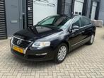 Volkswagen Passat 2.0 FSI | Sedan | Cruise | APK | Trekhaak, 730 kg, Zwart, 4 cilinders, 1984 cc