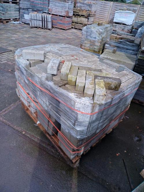 24 m2 dikformaat 21x7x8cm grijs restpartij, Tuin en Terras, Tegels en Klinkers, Nieuw, Klinkers, Beton, 10 m² of meer, Ophalen