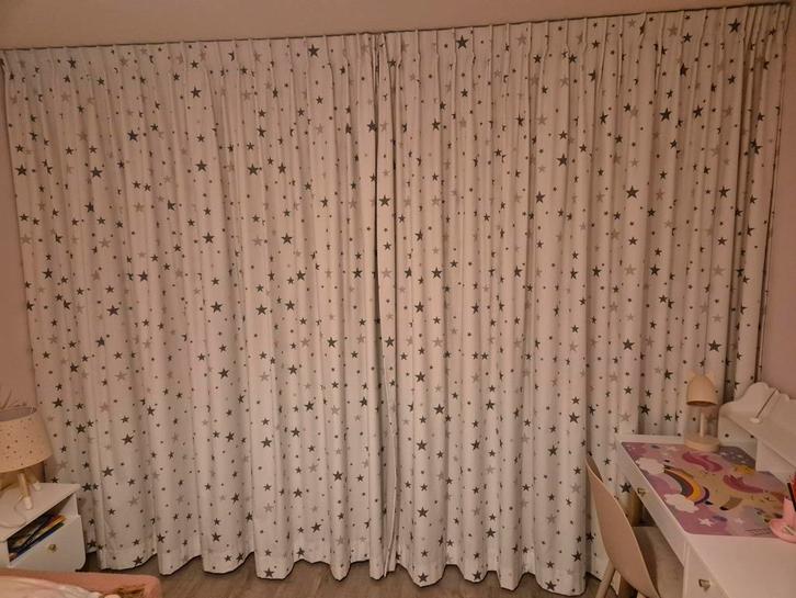 Grijswit Sterren Gordijnen - Zo goed als nieuw!, Huis en Inrichting, Stoffering | Gordijnen en Lamellen, Ophalen