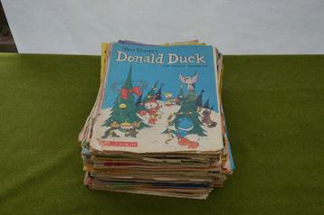 Oude Donald Duck`s weekbladen, grote stapel ruim 50 jaar oud beschikbaar voor biedingen