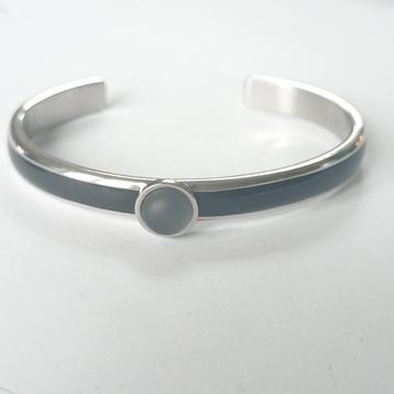 Zilverkleurige Melano vivid bangle M + frosted zetting beschikbaar voor biedingen