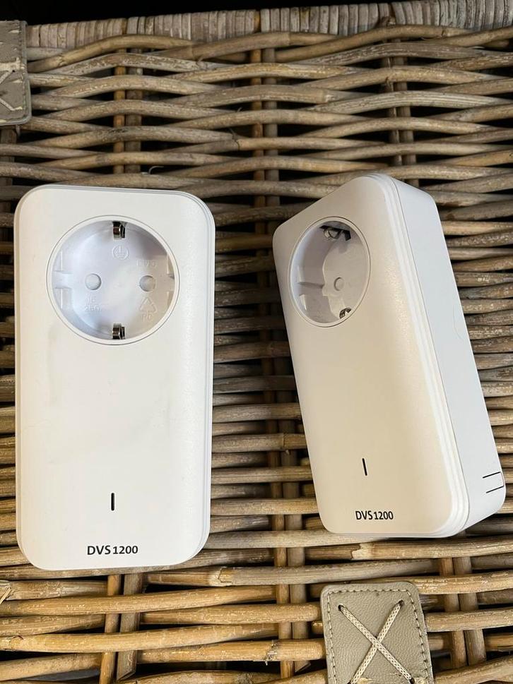2 Powerline adapters - Devolo DVS 1200, Computers en Software, Powerlines, Zo goed als nieuw, Ophalen