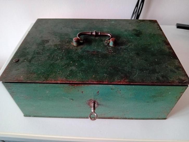 Vintage Frans geldkistje, geldkist, werkend met sleutel, Antiek en Kunst, Curiosa en Brocante, Ophalen of Verzenden