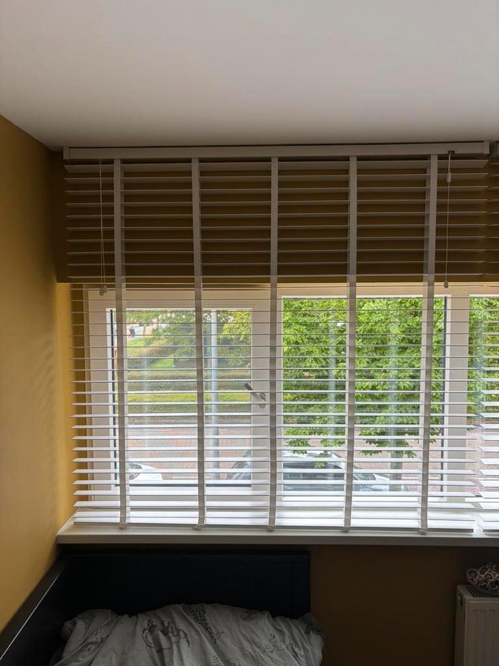 Houten jaloezieën, Huis en Inrichting, Stoffering | Gordijnen en Lamellen, Zo goed als nieuw, 150 tot 200 cm, Ophalen