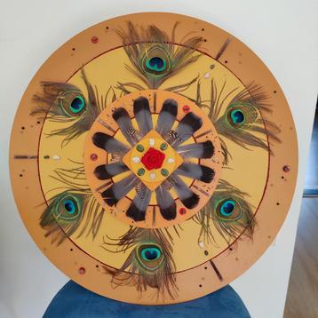 Mandala van veren beschikbaar voor biedingen