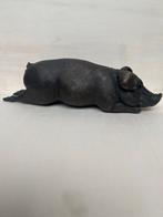 Bronzen liggend varken, 20e eeuw, Antiek en Kunst, Ophalen of Verzenden, Brons