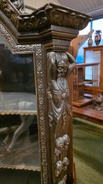 Hollandse rijk bewerkte Horrix vitrinekast, Ophalen