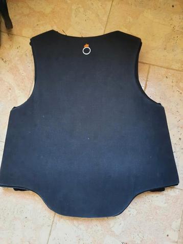 Fouganza Bodyprotector 12/14 jaar beschikbaar voor biedingen