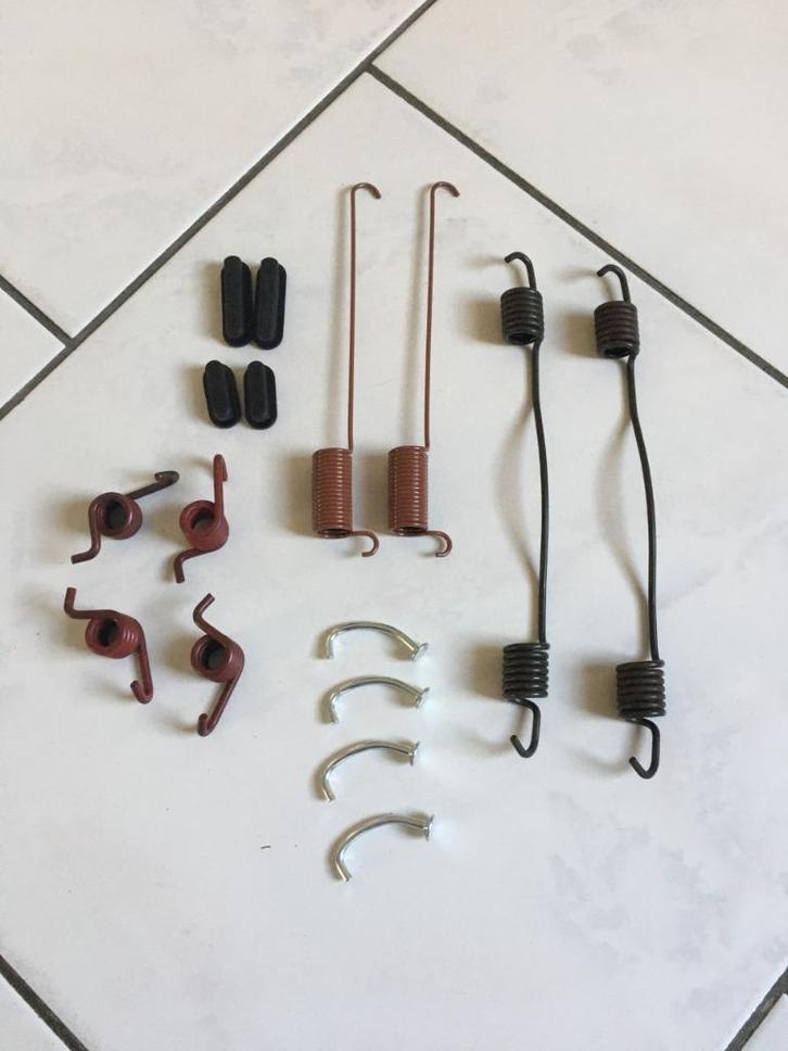 Te koop verenset remschoenen Dodge w200 d200 b300 b350, Auto diversen, Overige Auto diversen, Ophalen of Verzenden