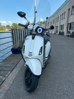 Vespa Sprint Full Option Wit, Fietsen en Brommers, Ophalen, Maximaal 45 km/u, Vespa S, Zo goed als nieuw